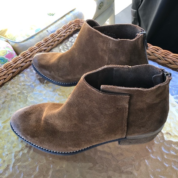 Very Volatile Los Angeles Aldworth Brown Suede Zip Ankle Bootie Women’s 8.5 Cute - Picture 16 of 17
